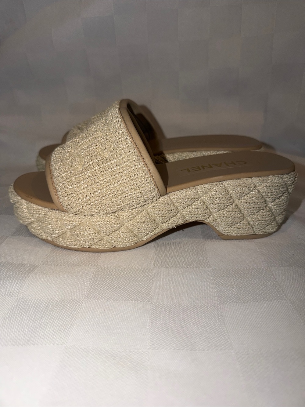 New  Sz 37 Chanel 2025 Interlocking CC Logo Raffia Platform Slides-Worn Once